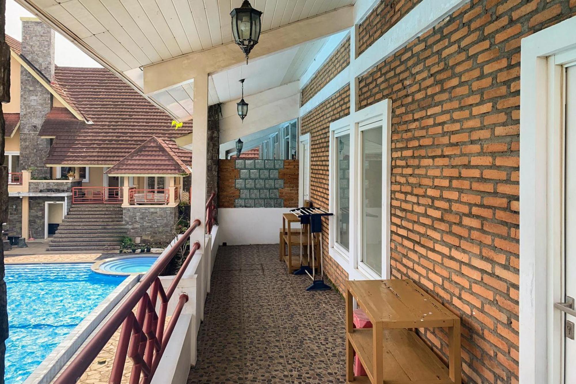 Urbanview Hotel Villa Q Gisting Bandjarnegeri Экстерьер фото
