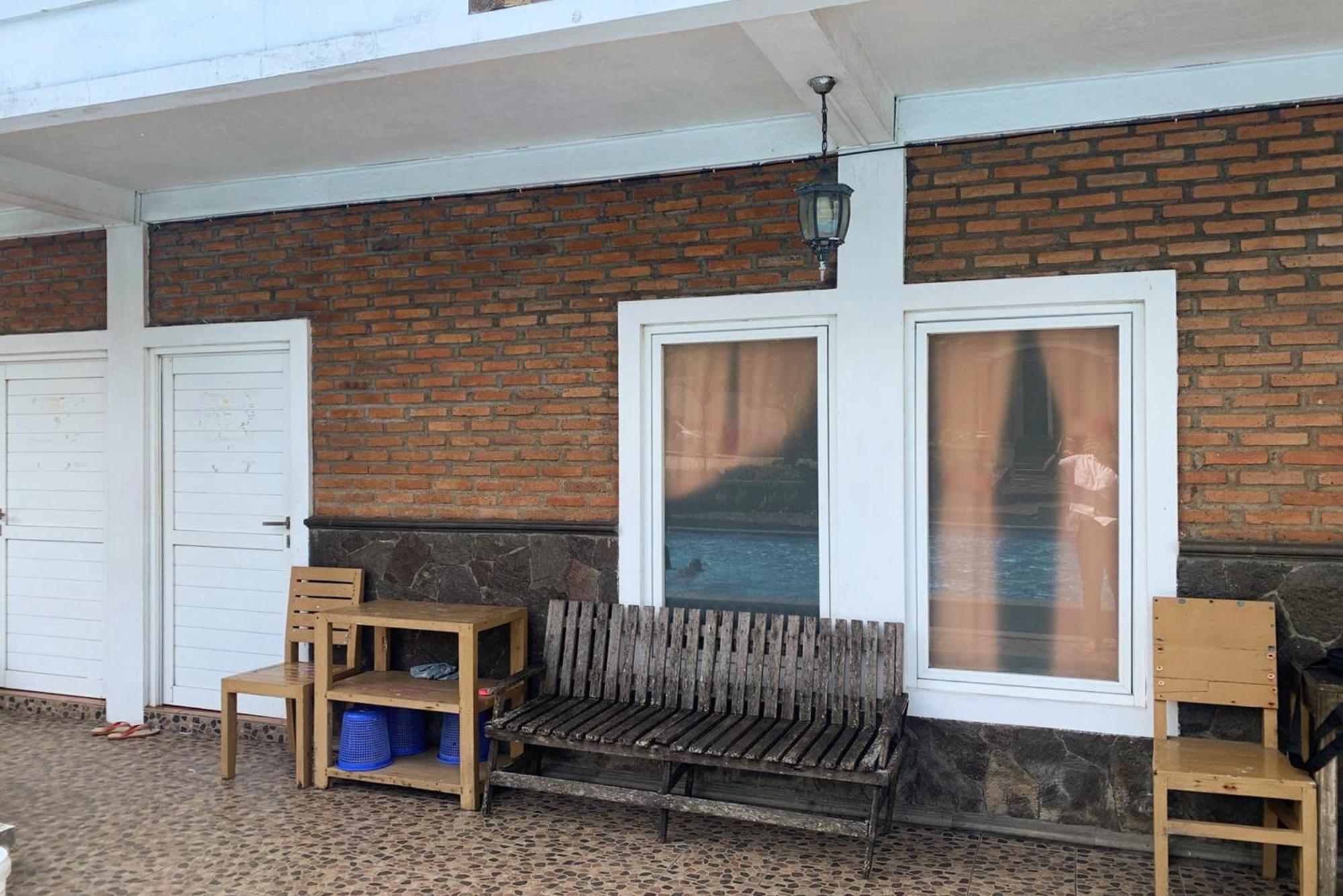 Urbanview Hotel Villa Q Gisting Bandjarnegeri Экстерьер фото