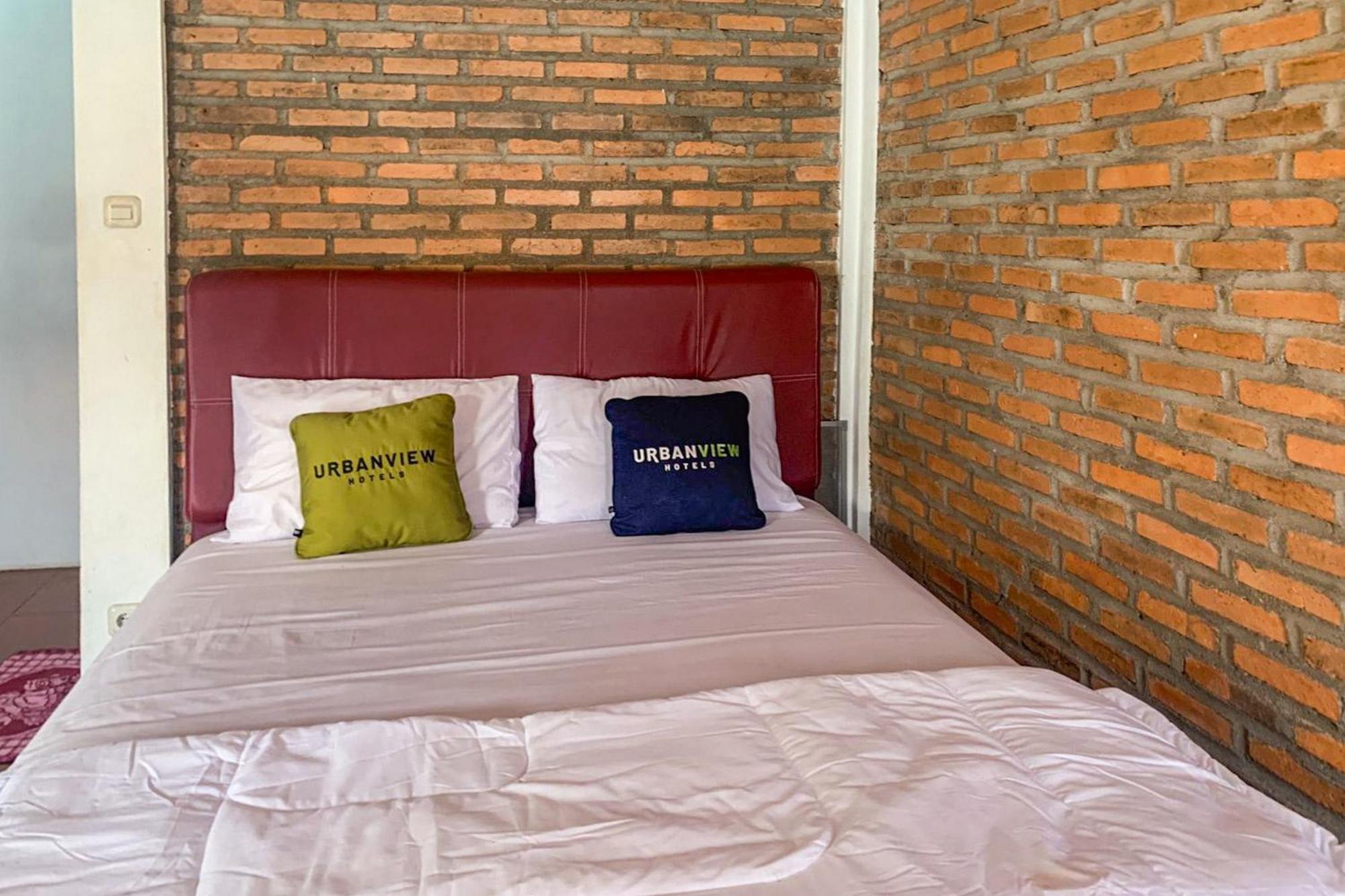 Urbanview Hotel Villa Q Gisting Bandjarnegeri Экстерьер фото