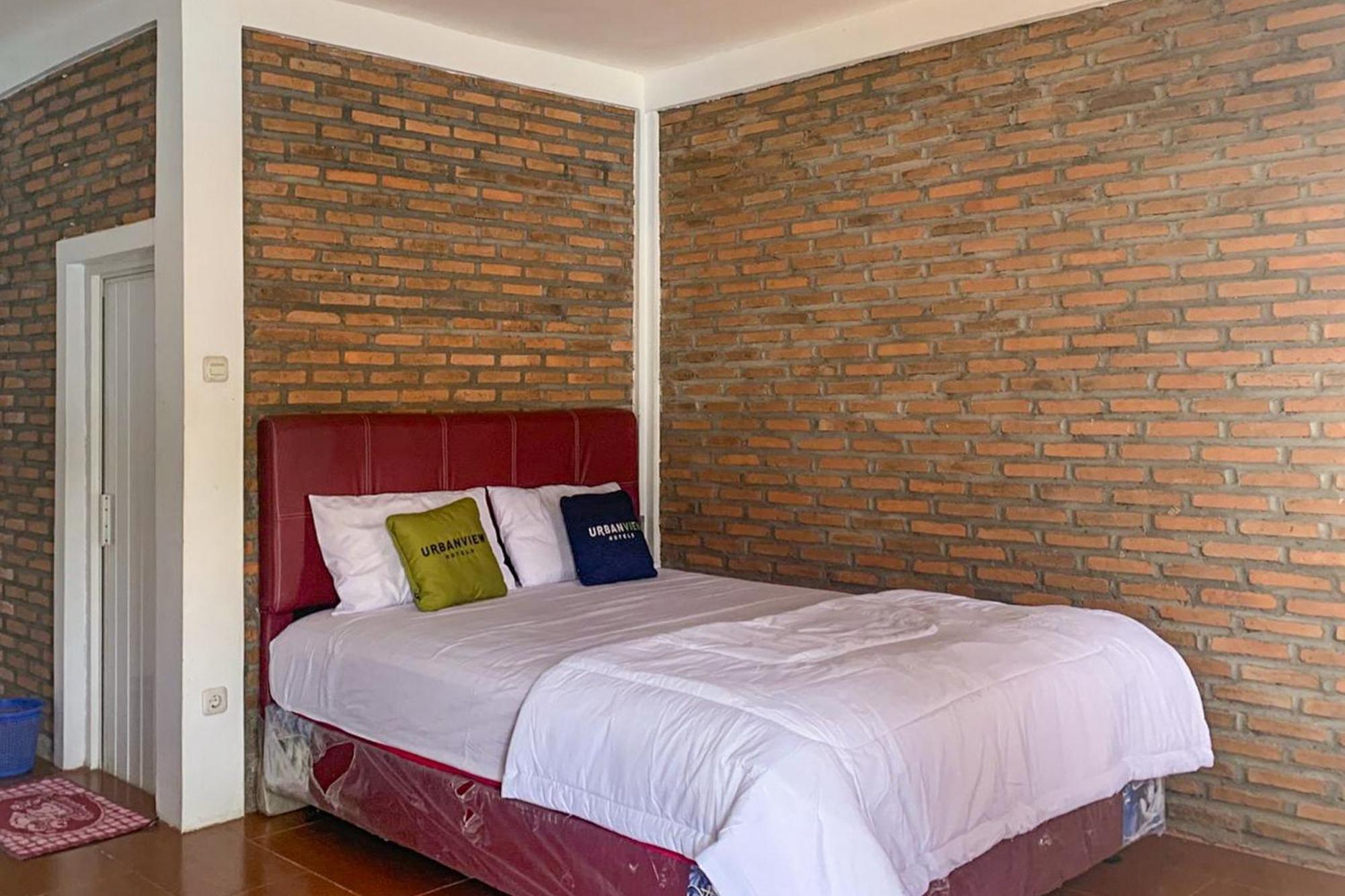 Urbanview Hotel Villa Q Gisting Bandjarnegeri Экстерьер фото